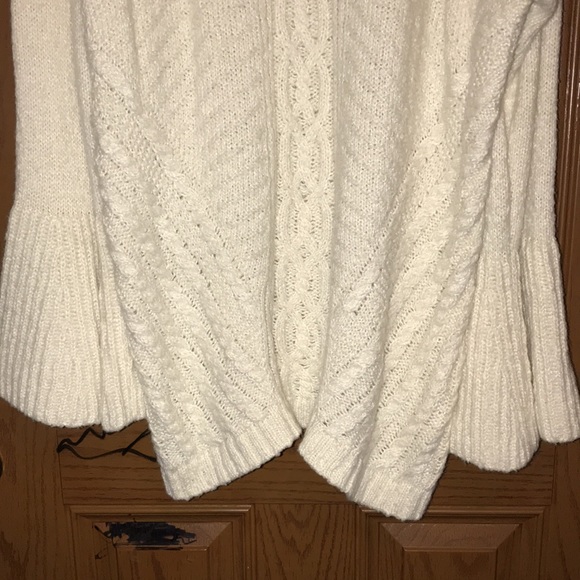 G.I.L.I Cable Knit Cold Shoulder Sweater With Bell Sleeves In Vanilla Cream - Picture 11 of 16